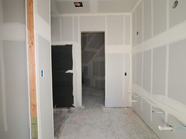 296 Bishop Wood RD, Dripping Springs, TX 78620