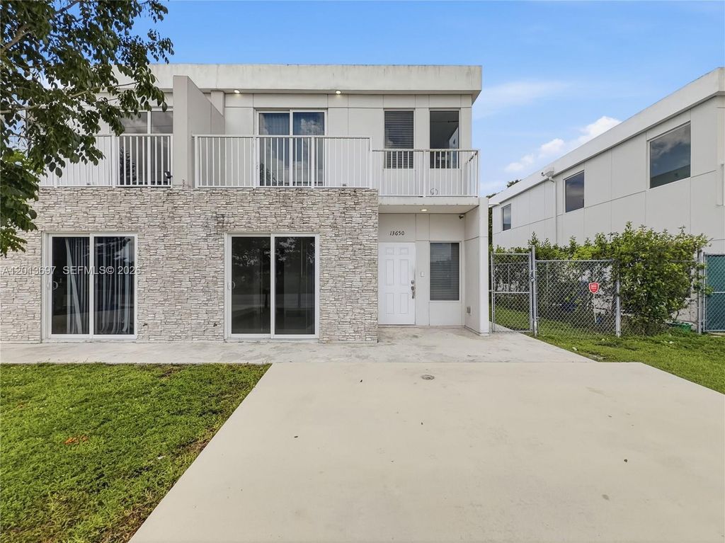 13650 SW 260th St 0, Homestead, FL 33032