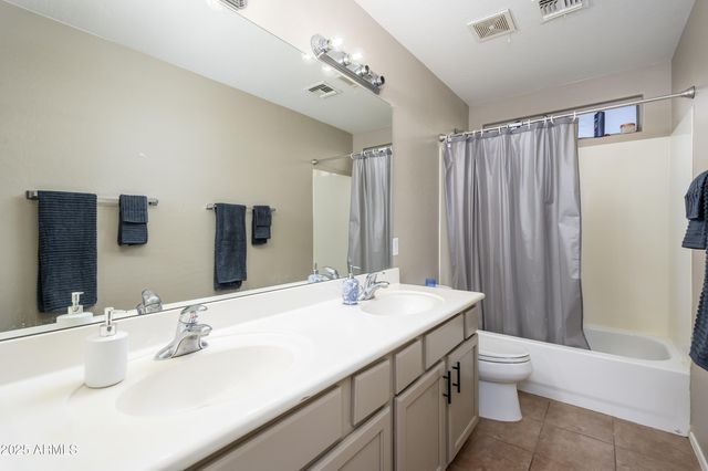 29986 N LITTLE LEAF Drive, San Tan Valley, AZ 85143