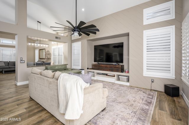 29986 N LITTLE LEAF Drive, San Tan Valley, AZ 85143