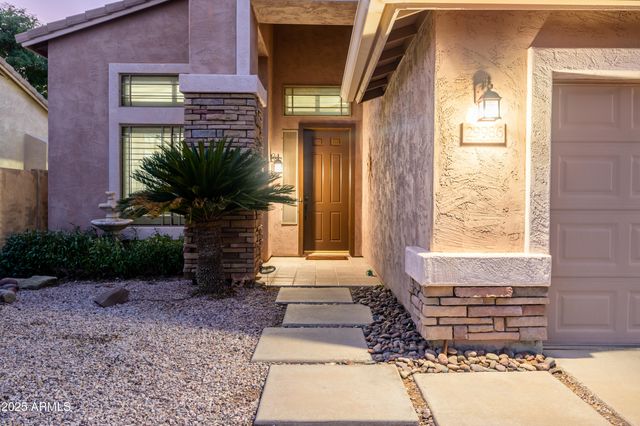 29986 N LITTLE LEAF Drive, San Tan Valley, AZ 85143