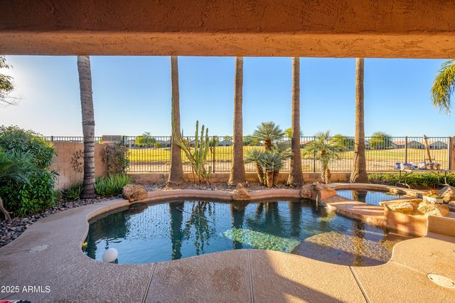 29986 N LITTLE LEAF Drive, San Tan Valley, AZ 85143