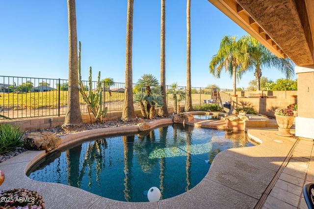 29986 N LITTLE LEAF Drive, San Tan Valley, AZ 85143