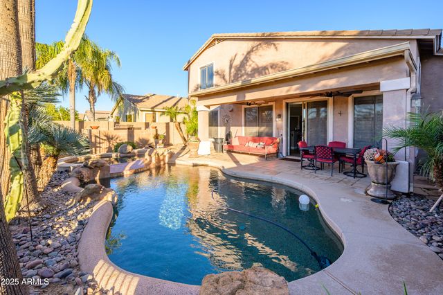 29986 N LITTLE LEAF Drive, San Tan Valley, AZ 85143