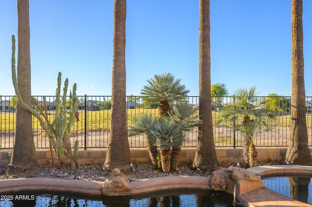 29986 N LITTLE LEAF Drive, San Tan Valley, AZ 85143