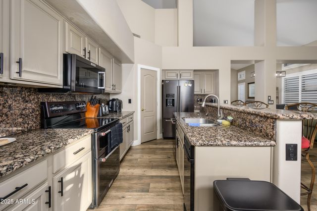 29986 N LITTLE LEAF Drive, San Tan Valley, AZ 85143