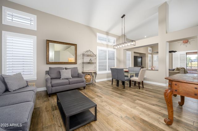 29986 N LITTLE LEAF Drive, San Tan Valley, AZ 85143