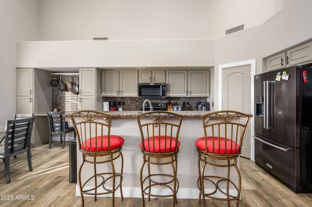 29986 N LITTLE LEAF Drive, San Tan Valley, AZ 85143