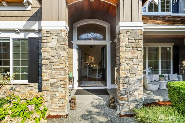 23270 SE 51st Place, Issaquah, WA 98029