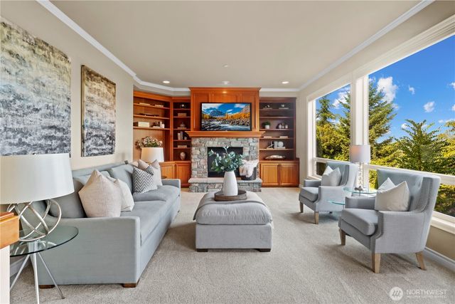 23270 SE 51st Place, Issaquah, WA 98029