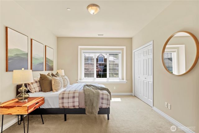 23270 SE 51st Place, Issaquah, WA 98029