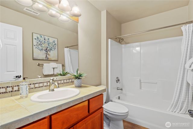 23270 SE 51st Place, Issaquah, WA 98029