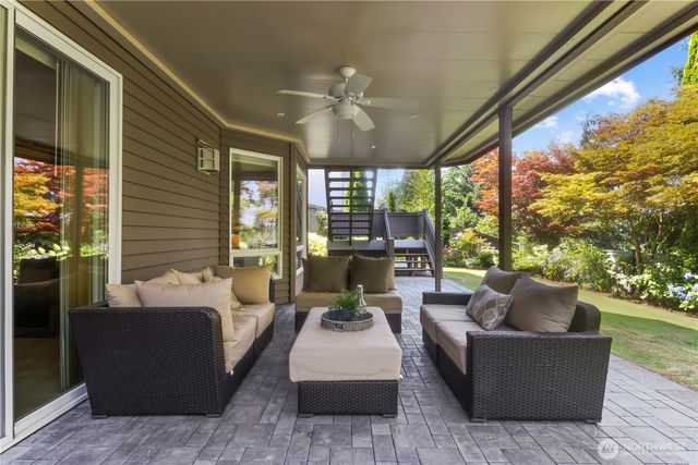 23270 SE 51st Place, Issaquah, WA 98029