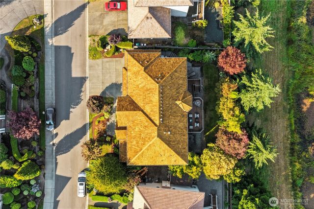 23270 SE 51st Place, Issaquah, WA 98029