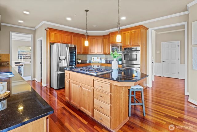 23270 SE 51st Place, Issaquah, WA 98029