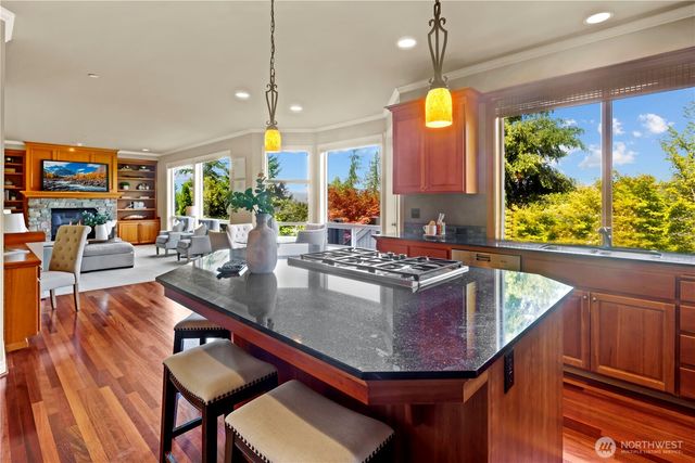 23270 SE 51st Place, Issaquah, WA 98029