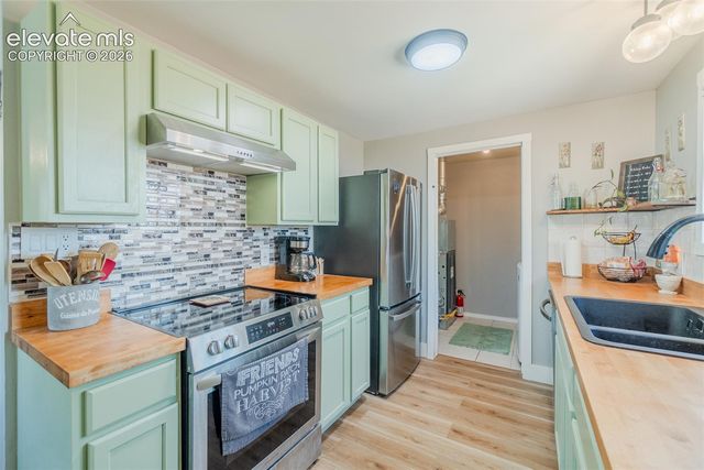 6825 Cory Place, Colorado Springs, CO 80915