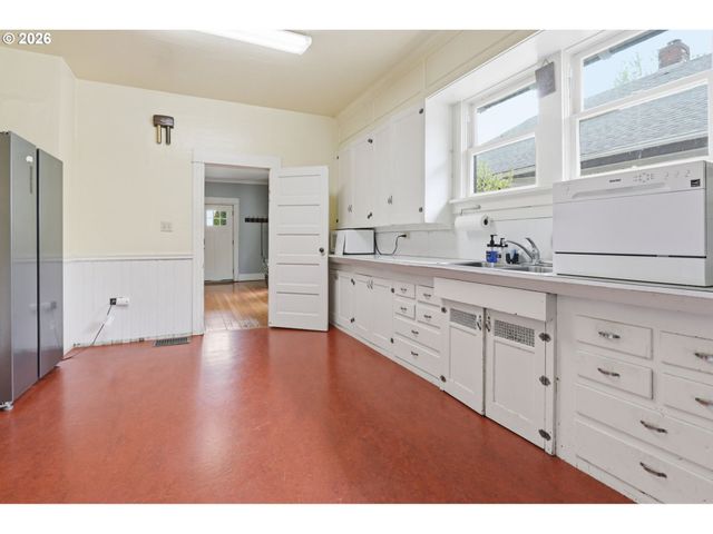 334 Se 78TH Ave, Portland, OR 97215