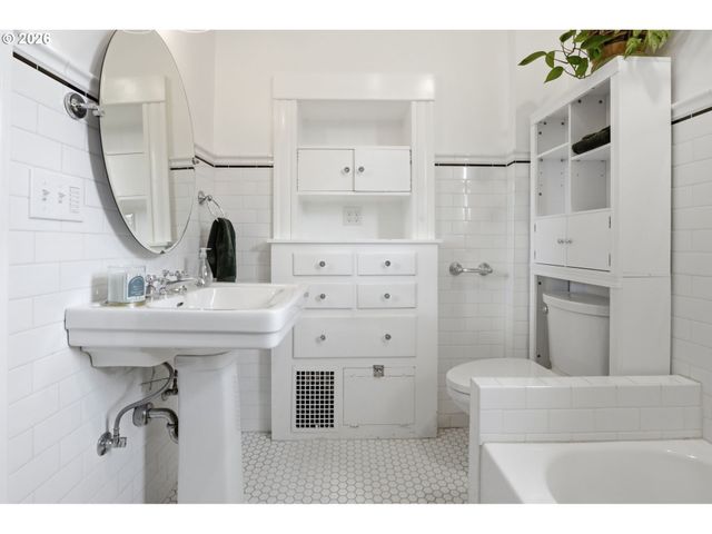 334 Se 78TH Ave, Portland, OR 97215