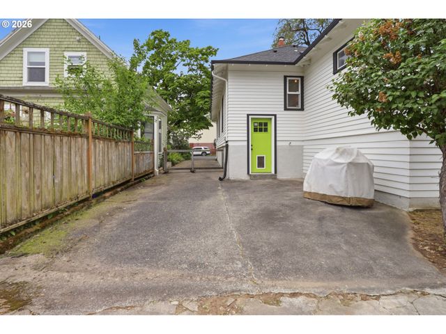 334 Se 78TH Ave, Portland, OR 97215