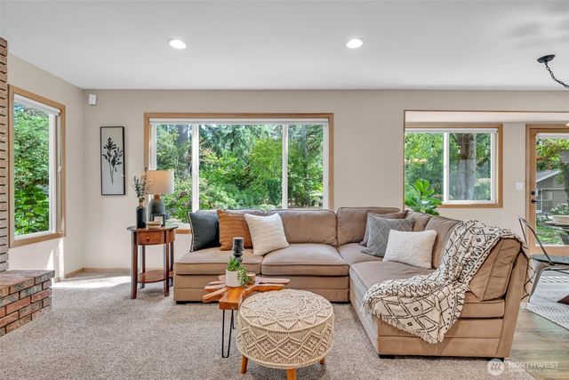 18817 NE 157th Street, Woodinville, WA 98072