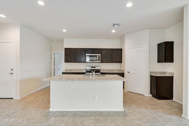 625 W BUNKER HILL Street, Florence, AZ 85132