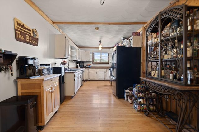 939 Bear Pen Creek Road, Campton, KY 41301