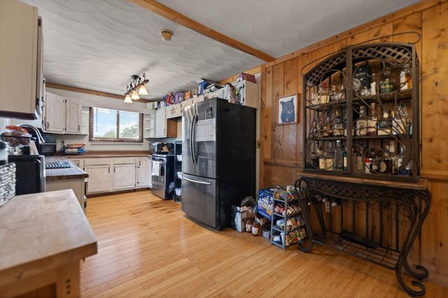 939 Bear Pen Creek Road, Campton, KY 41301