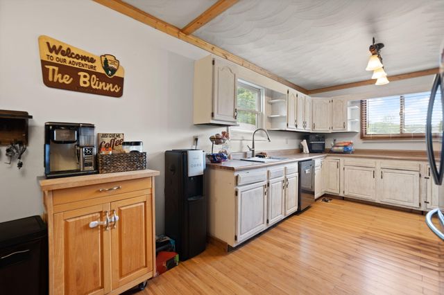 939 Bear Pen Creek Road, Campton, KY 41301