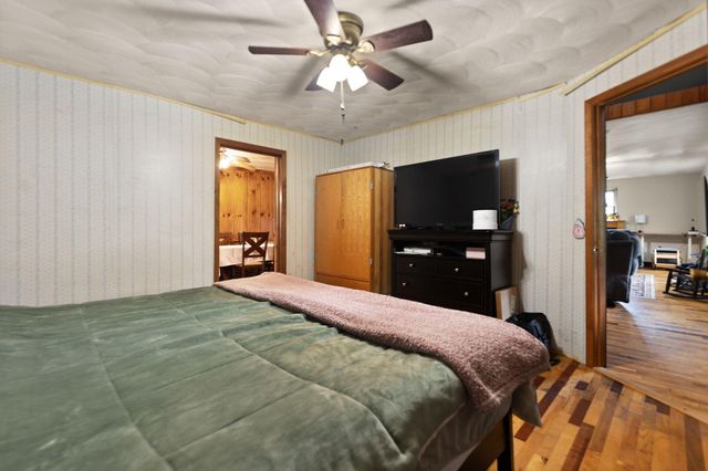 939 Bear Pen Creek Road, Campton, KY 41301