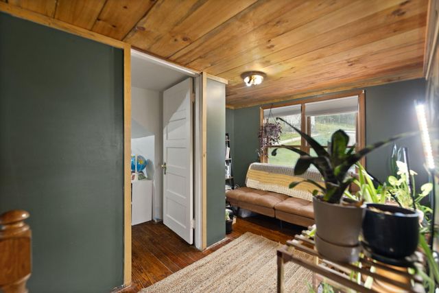 939 Bear Pen Creek Road, Campton, KY 41301