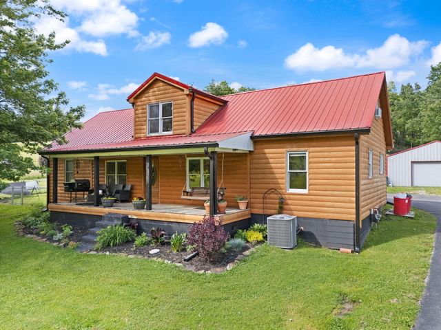 939 Bear Pen Creek Road, Campton, KY 41301