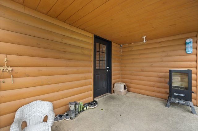 939 Bear Pen Creek Road, Campton, KY 41301