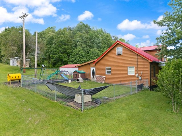 939 Bear Pen Creek Road, Campton, KY 41301