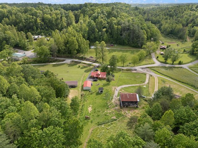 939 Bear Pen Creek Road, Campton, KY 41301