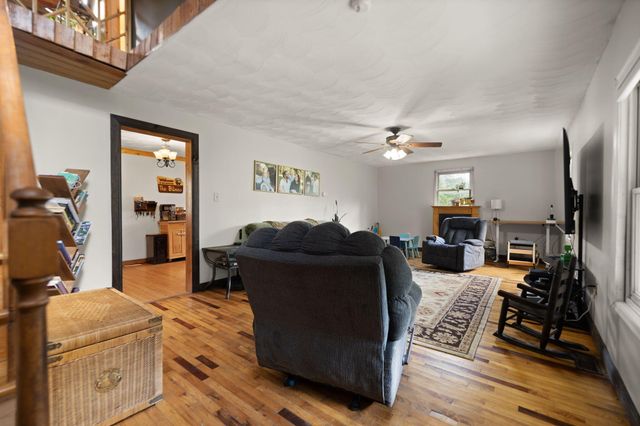 939 Bear Pen Creek Road, Campton, KY 41301