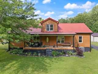 939 Bear Pen Creek Road, Campton, KY 41301