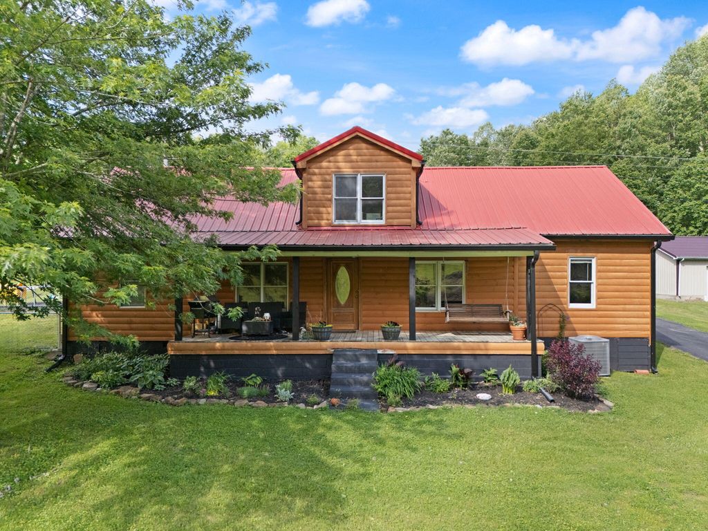 939 Bear Pen Creek Road, Campton, KY 41301