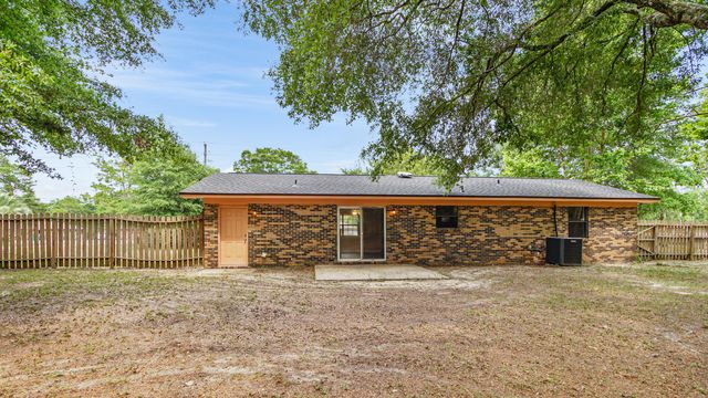 1155 N 20th St. Street, Defuniak Springs, FL 32433