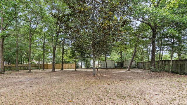 1155 N 20th St. Street, Defuniak Springs, FL 32433