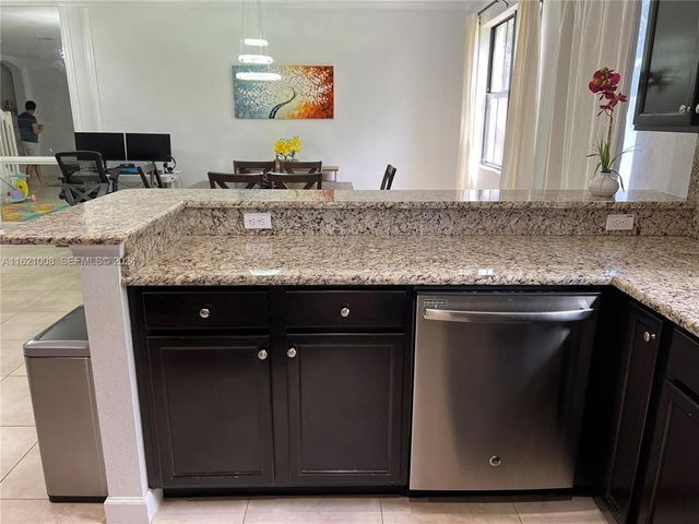 9628 Town Parc Circle S, Parkland, FL 33076