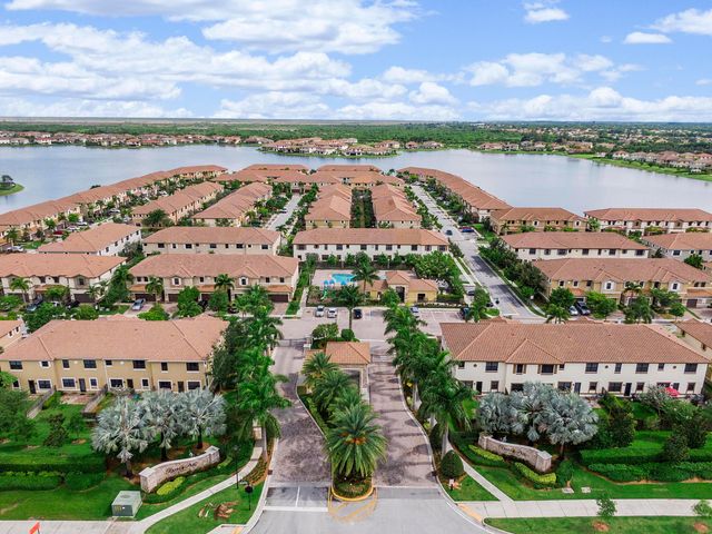 9628 Town Parc Circle S, Parkland, FL 33076
