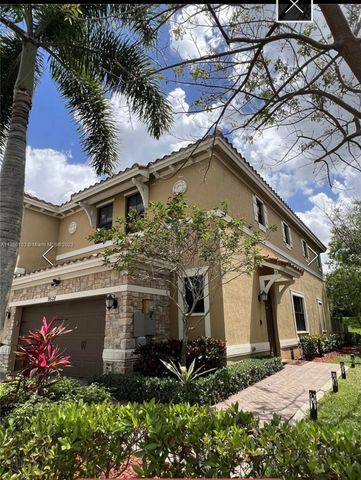 9628 Town Parc Circle S, Parkland, FL 33076