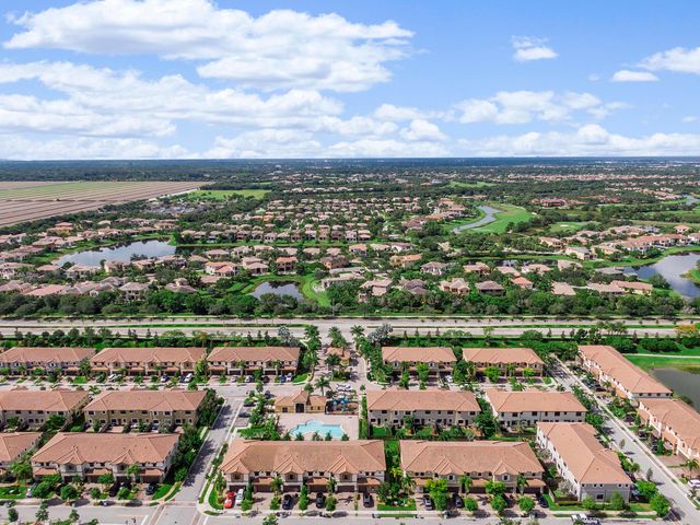 9628 Town Parc Circle S, Parkland, FL 33076