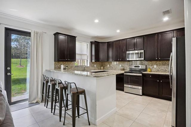 9628 Town Parc Circle S, Parkland, FL 33076