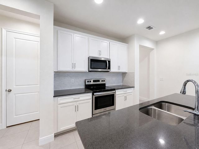 2404 ARCH AVE, Oldsmar, FL 34677