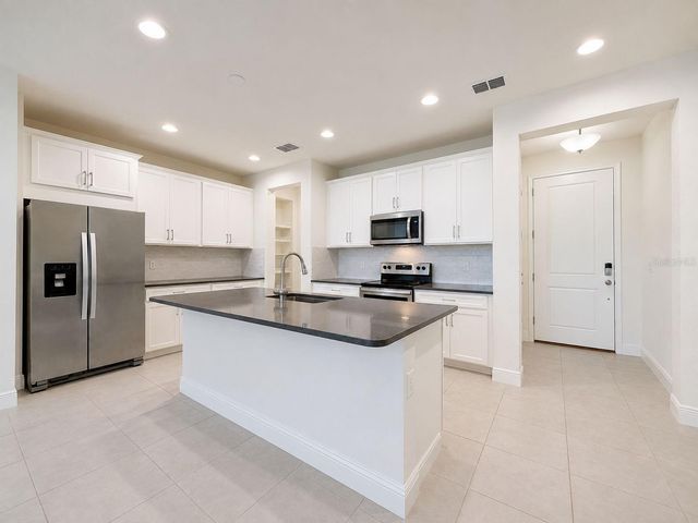 2404 ARCH AVE, Oldsmar, FL 34677