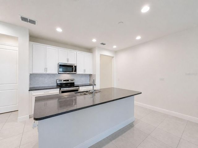 2404 ARCH AVE, Oldsmar, FL 34677
