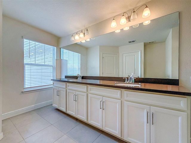 2404 ARCH AVE, Oldsmar, FL 34677