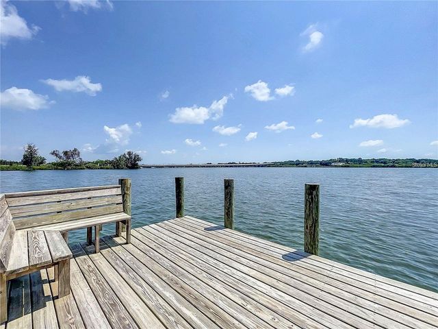 2404 ARCH AVE, Oldsmar, FL 34677